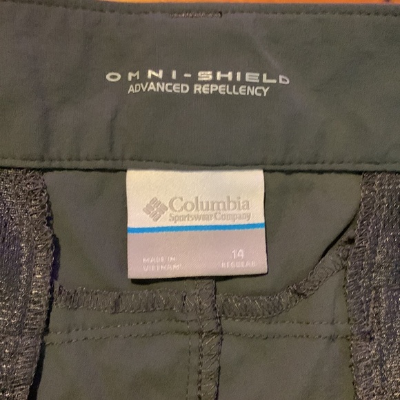 Columbia Women’s Convertible Hiking Pants - Picture 3 of 5